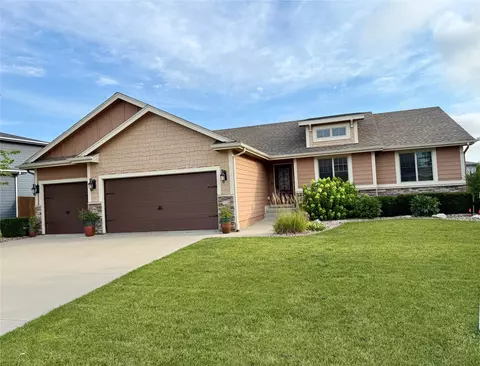 565 NE Bowman Dr, Waukee, IA 50263