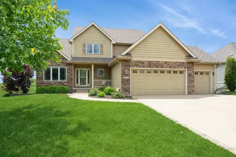 1625 S 50th Pl, West Des Moines, IA 50265