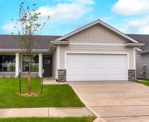 1606 Garland Ave, Norwalk, IA 50211