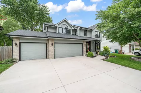 163 56th Pl, West Des Moines, IA 50266