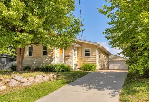 1137 Geil Ave, Des Moines, IA 50315