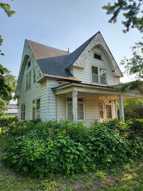 414 E Robinson St, Knoxville, IA 50138