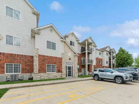 6255 Beechtree Dr #4304, West Des Moines, IA 50266