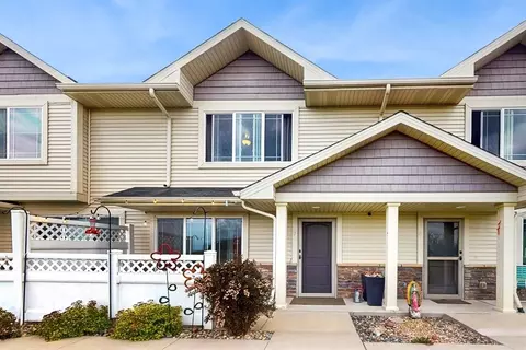 1401 N 6th St #7, Indianola, IA 50125