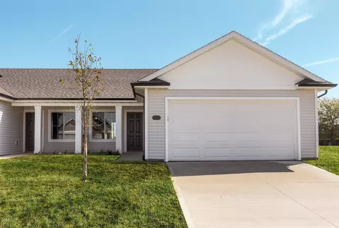 2212 Legacy Dr, Norwalk, IA 50211