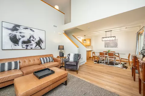 5221 Village Run Ave #402, Des Moines, IA 50317