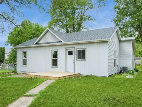 316 N Sherman St, Stuart, IA 50250