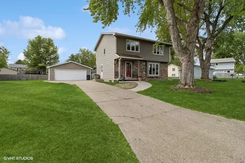1304 7th St NW, Altoona, IA 50009