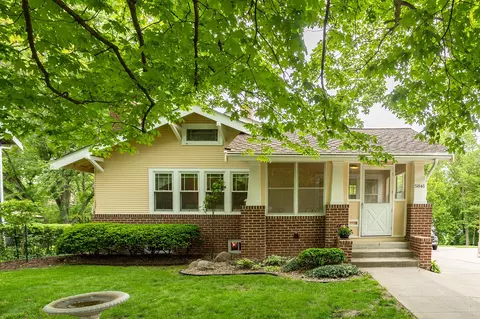 5841 Waterbury Cir, Des Moines, IA 50312
