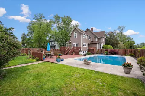 1503 Elm St, Grinnell, IA 50112