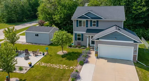 1707 Apple Ln, Indianola, IA 50125