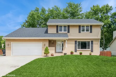 209 39th St, West Des Moines, IA 50265