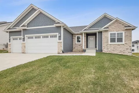 17763 Valley View Dr, Clive, IA 50325