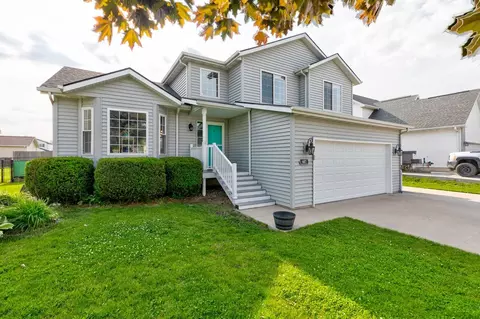 607 Larson Dr, Huxley, IA 50124