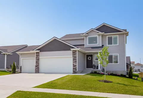 3238 NW 27th Cir, Ankeny, IA 50023