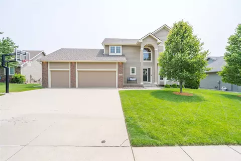 2303 NE Bel Aire Dr, Ankeny, IA 50021