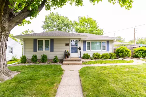 4001 36th Pl, Des Moines, IA 50310