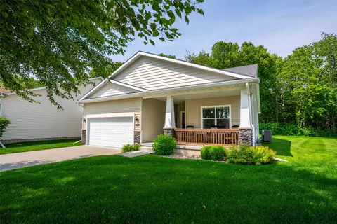 5304 Windsor Ct, Pleasant Hill, IA 50327