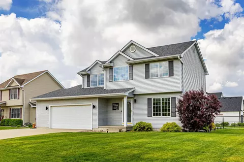1208 NE Park St, Grimes, IA 50111