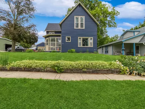 607 N Howard St, Indianola, IA 50125