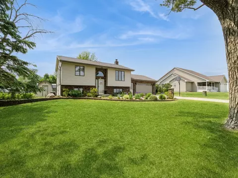 380 N 8th St, Mccallsburg, IA 50154
