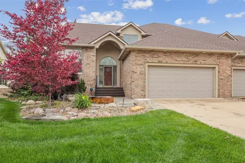 954 Glen Oaks Ter, West Des Moines, IA 50266