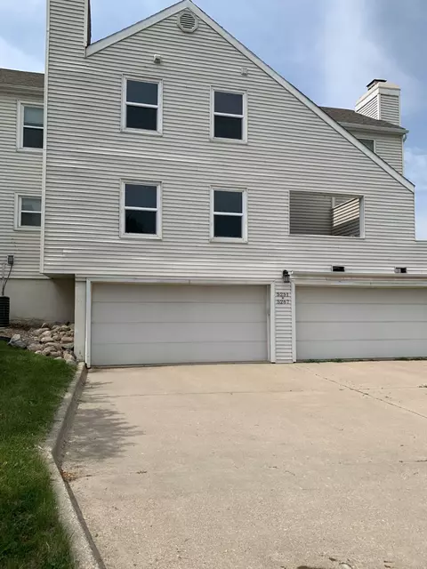 5255 Dakota Dr, West Des Moines, IA 50265