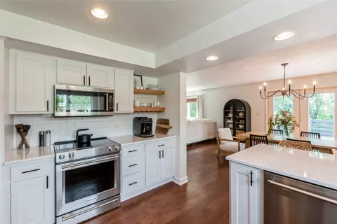 608 W Clanton St, Saint Charles, IA 50240