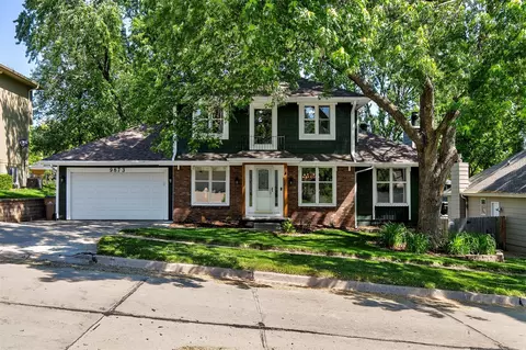 9873 Colby Ave, Clive, IA 50325