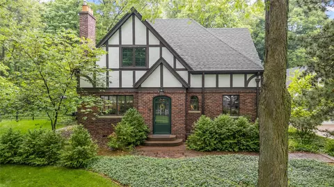 535 Forest Glen St, Ames, IA 50014