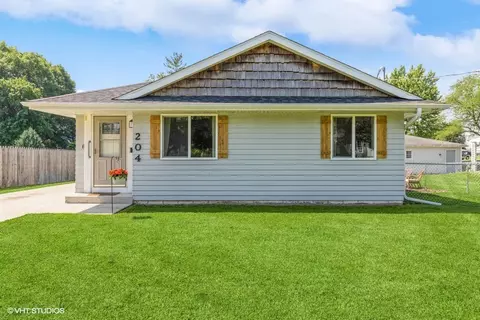 204 6th St SW, Altoona, IA 50009