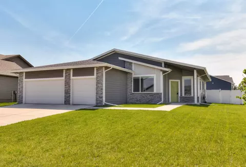315 NW Gracewood Dr, Waukee, IA 50263