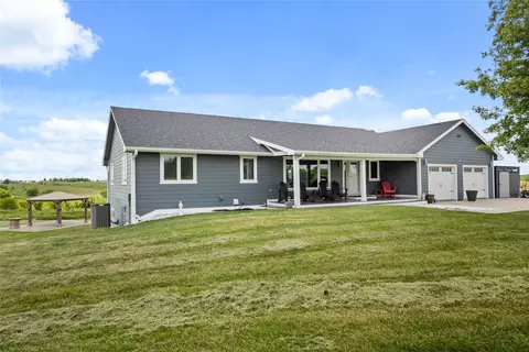 3001 Truro Rd, Truro, IA 50257
