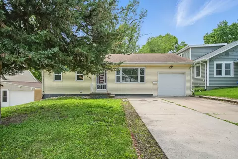 408 Olinda Ave, Des Moines, IA 50315