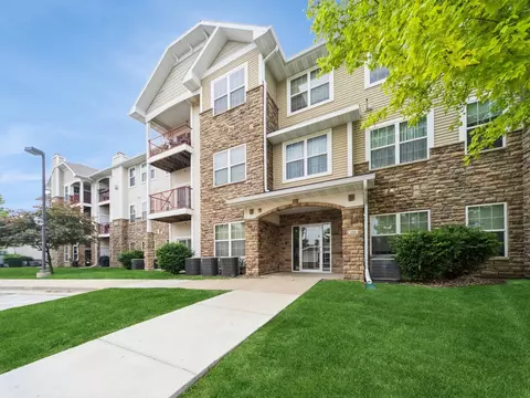 1331 SE University Ave #212, Waukee, IA 50263