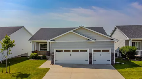 1632 11th St SE, Altoona, IA 50009