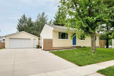 2223 E Rose Ave, Des Moines, IA 50320