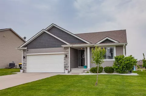 775 NE Addison Dr, Waukee, IA 50263