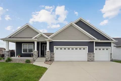 209 Shiloh Rose Pkwy NW, Bondurant, IA 50035