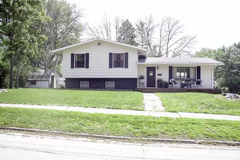 321 Cedar St S, Lamoni, IA 50140