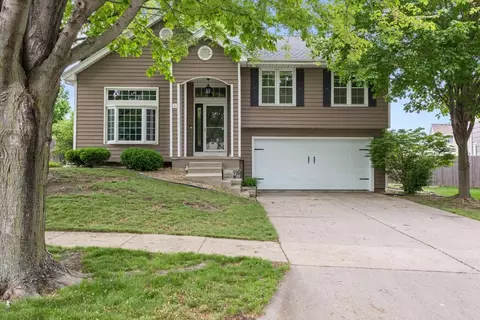 910 SE Kensington Rd, Ankeny, IA 50021