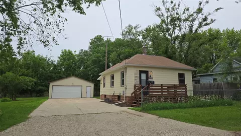 47 Zuma St, Waterloo, IA 50703