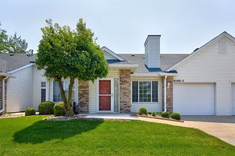 10500 Meredith Dr #3, Urbandale, IA 50322
