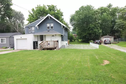 1035 65th St, Windsor Heights, IA 50324