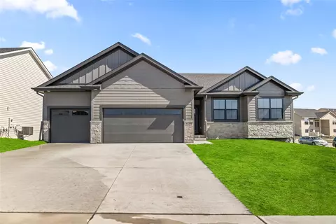 2605 SE Florence Dr, Waukee, IA 50263