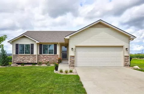 875 SE Prairie Park Ln, Waukee, IA 50263