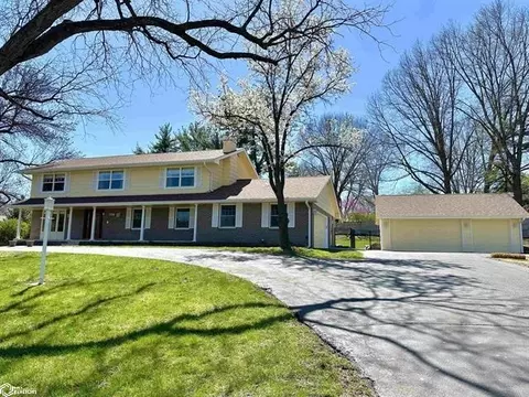 3316 Southern Hills Dr, Des Moines, IA 50321