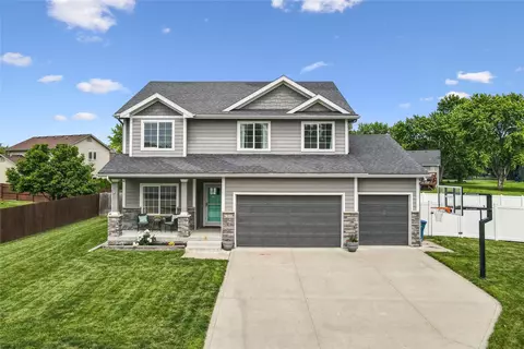 4205 Lakewood Ln, Des Moines, IA 50320