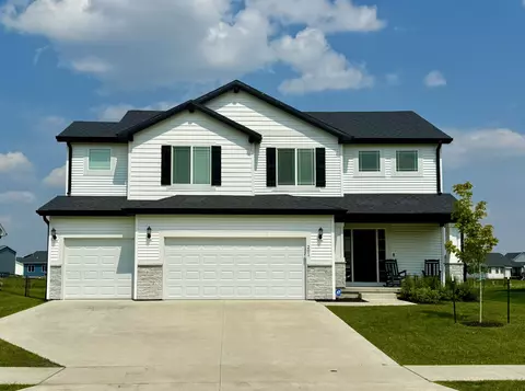 201 Creekside Dr SW, Bondurant, IA 50035