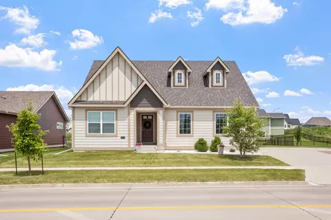 414 SW Prairie Trail Pkwy, Ankeny, IA 50023